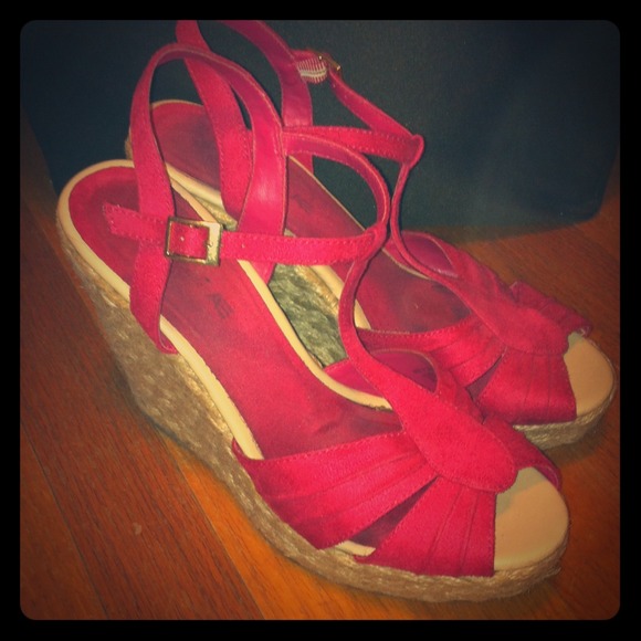 Pink American Eagle wedge heels