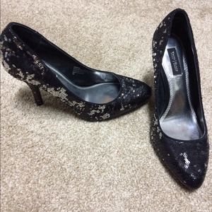 ⛔️SOLD IN BUNDLE⛔️ WHBM heels red&black Sz 8