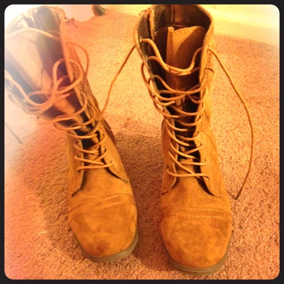 Chestnut brown boots :) (TRYING TO GET RID OF)