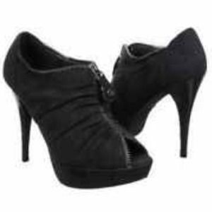 Dark blue suede booties G by guess