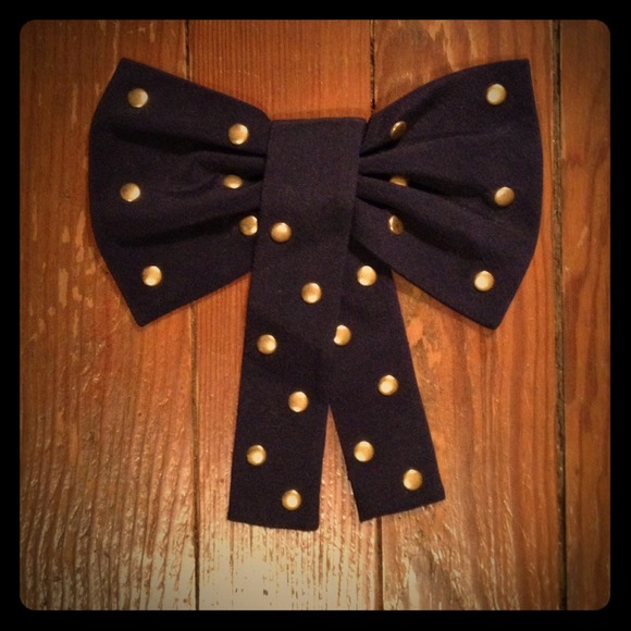 Alice by Temperley bow pin