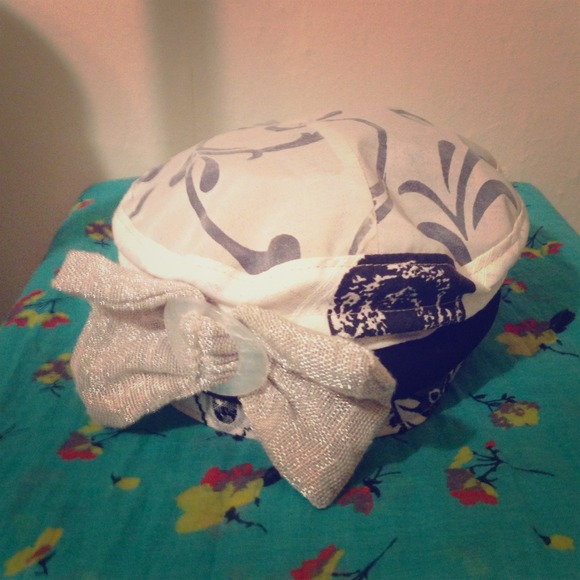 Rakhmania USA hat NWOT