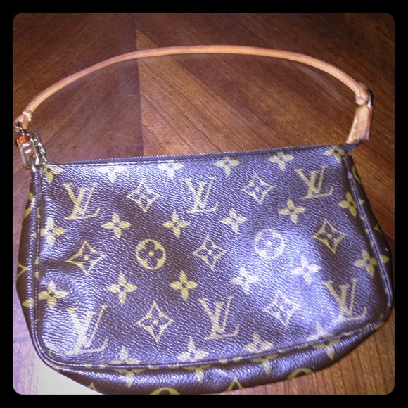 Louis Vuitton pochette