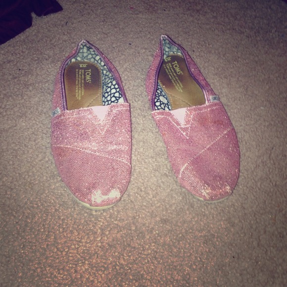 Sparkly pink TOMS