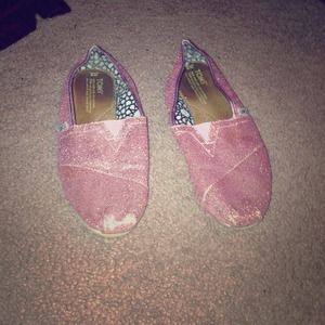 Sparkly pink TOMS
