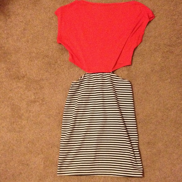 ❌SOLD❌ Coral black and white stripe cutout body-co - Picture 2 of 4