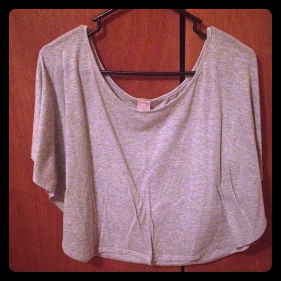 Cute gray top