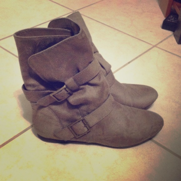 Brown suded boots.plaid on inside. Barely worn