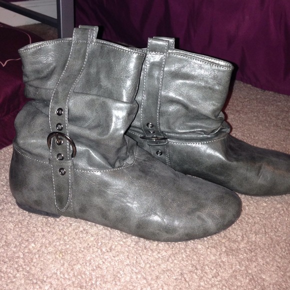 Grey boot