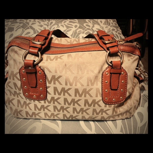 Beautiful Authentic Michael Kors bag