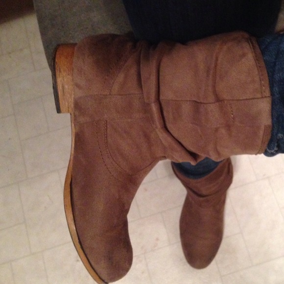 Brown suede booties :)