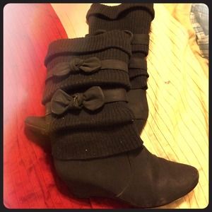Black bow leg warmer boots
