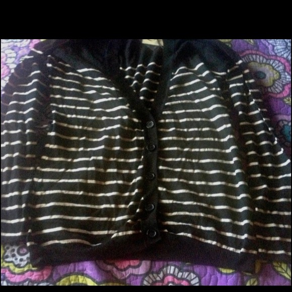 Strips sweater