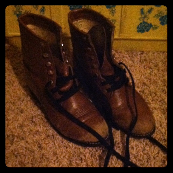 Leather boots - Picture 1 of 3