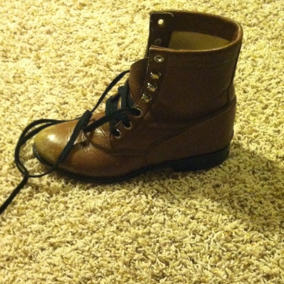 Leather boots - Picture 2 of 3