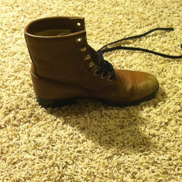 Leather boots - Picture 3 of 3