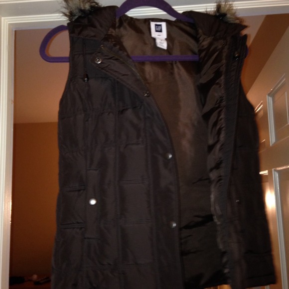 The gap brown vest