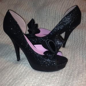 Sparkly Black Bow-Tied Heels!