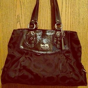 Coach handbag on hold for @ammienichole 😃