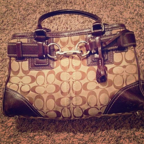 Classic coach purse- NOW BUNDLED