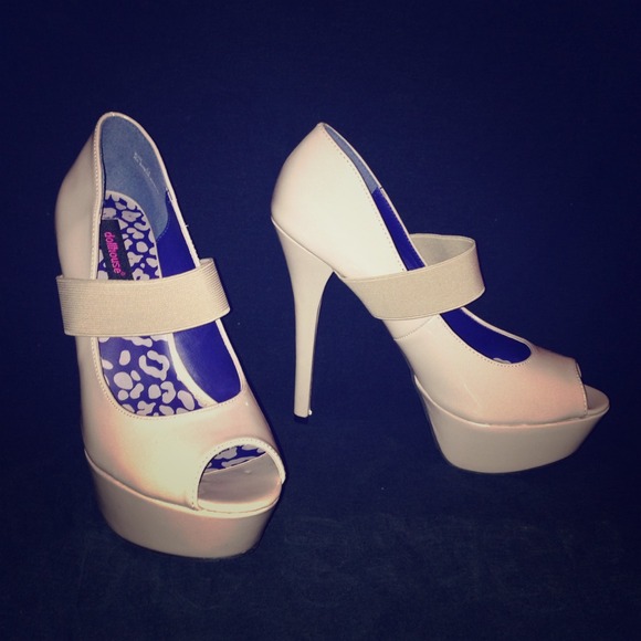 💥💥Dollhouse high-heel shoes💥💥 - Picture 1 of 4