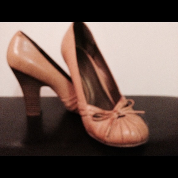 Brown pumps - Picture 2 of 2