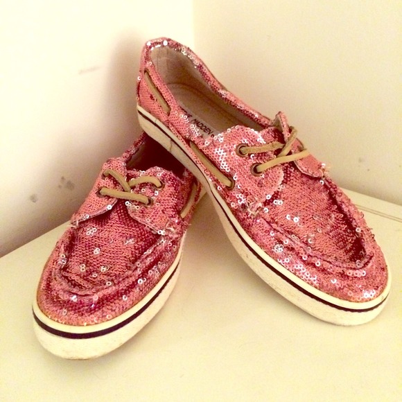 Pink sequined boat shoes by Steve Madden. - Picture 1 of 3