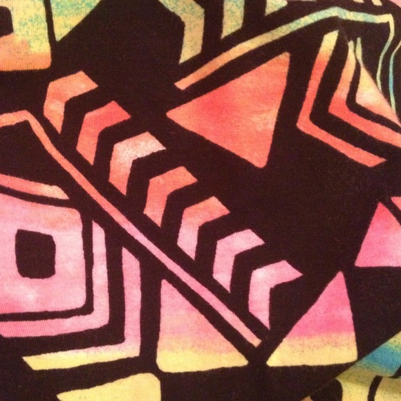 🚨SOLD IN BUNDLE🚨Multicolored skirt from pink💓 - Picture 3 of 4