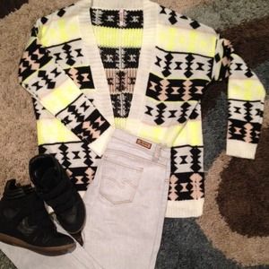 Sweaters - 💢TRENDING💢 TRIBAL SWEATER❤️ Sweaters - 💢TRENDING💢 TRIBAL SWEATER❤️