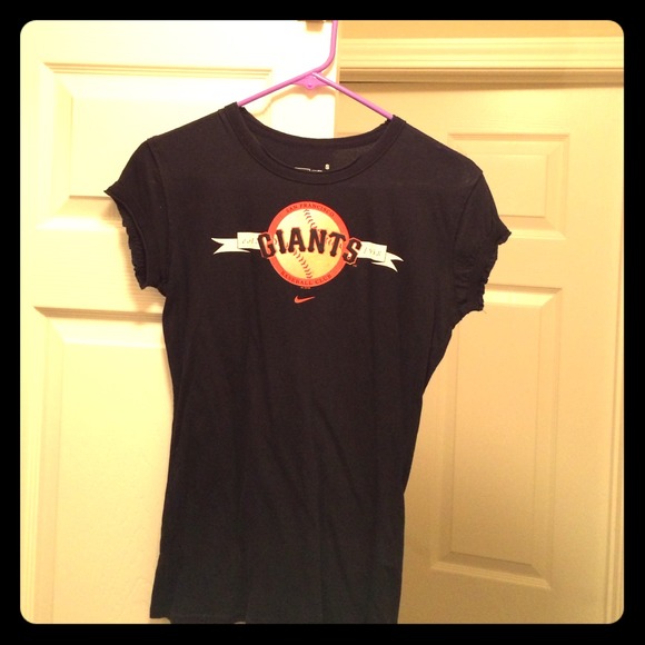 SF Giants t-shirt