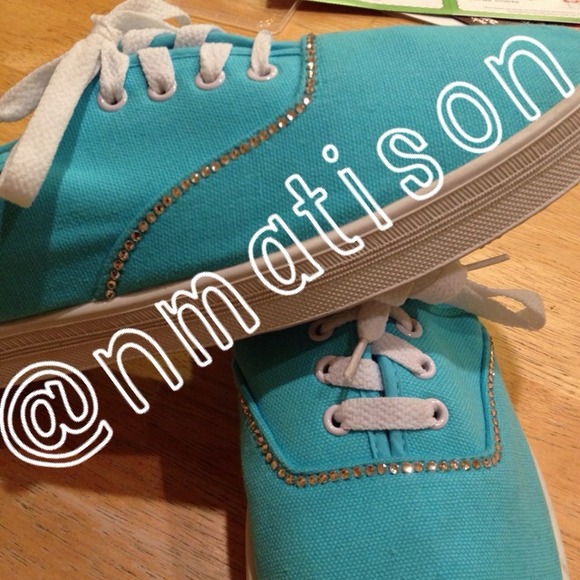 Custom Rhinestone Shoes! - Picture 3 of 4