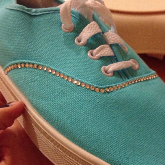 Custom Rhinestone Shoes! - Picture 4 of 4