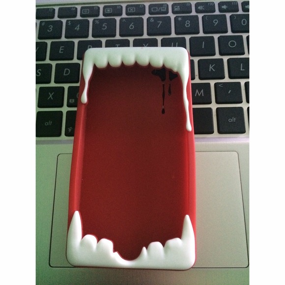 Forever 21 Fang iPhone 4/4s Case