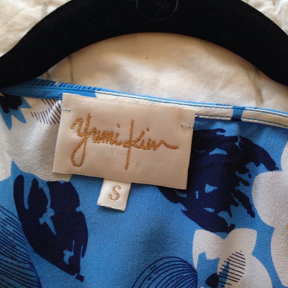 Decided to keepππHost Pickππ Silk shirt - Picture 2 of 3