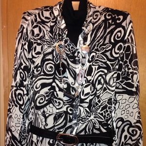 🎉Host Pick🎉11/17 everyday essentials..Chicos