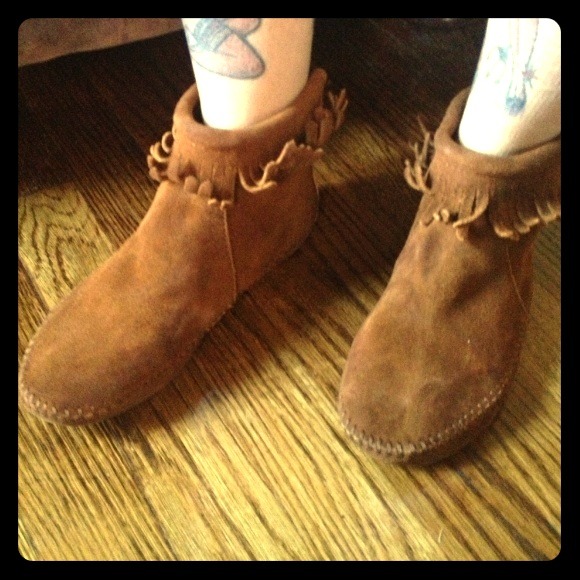 Minnetonka Shoes - Cute leather moccasins booties