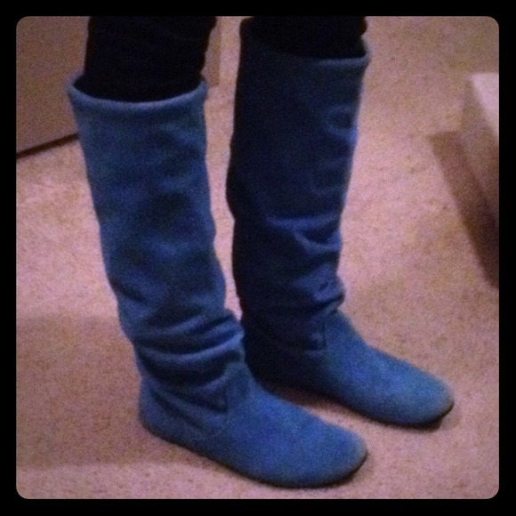 🚫SOLD🚫Steve Madden blue suede slouchy boots