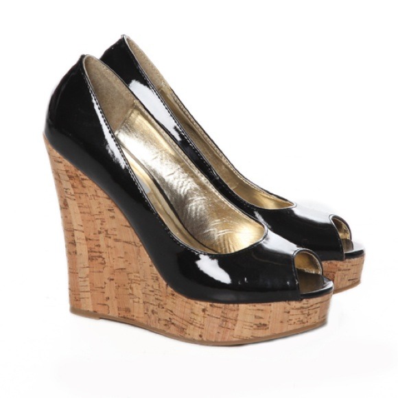 STEVE MADDEN Patent Leather Wedges - Size 7