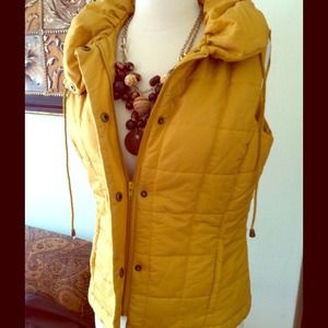 Mustard yellow puffer vest ~ gorgeous