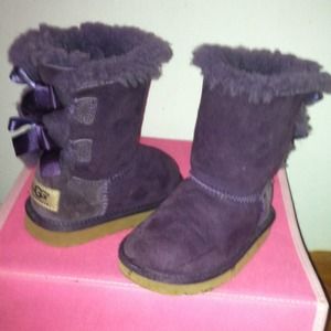 Toddler Uggs size  7