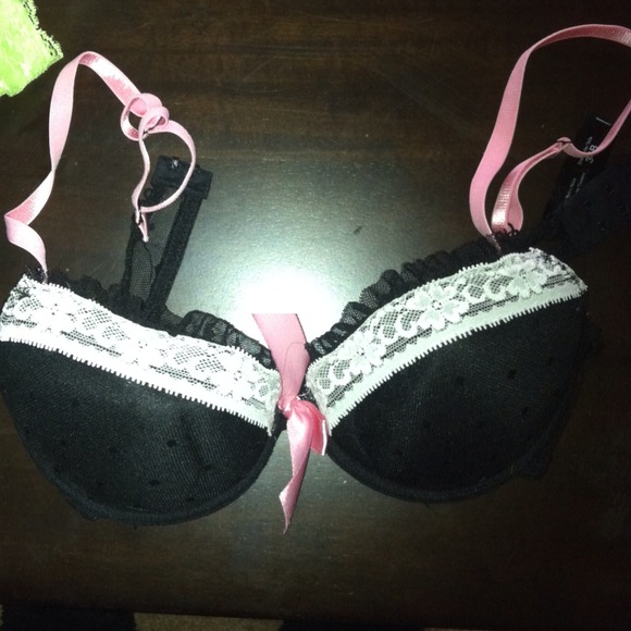⭐Pink & black bra⭐
