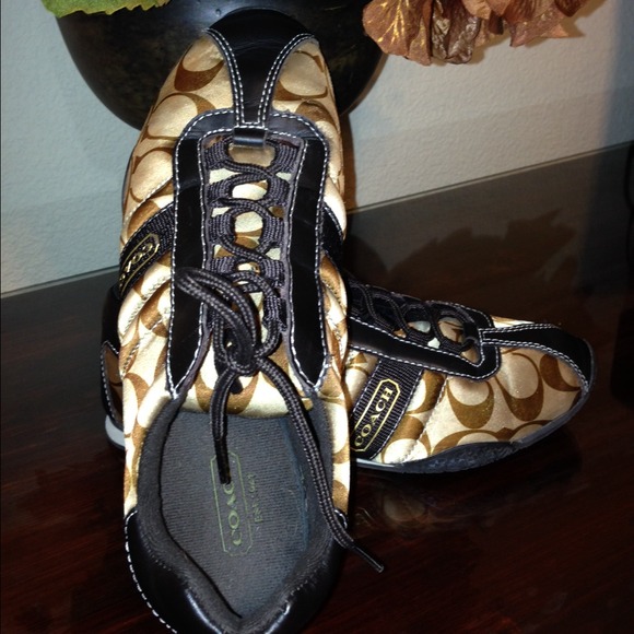 🎉🎉SALE🎉🎉  Coach shoes