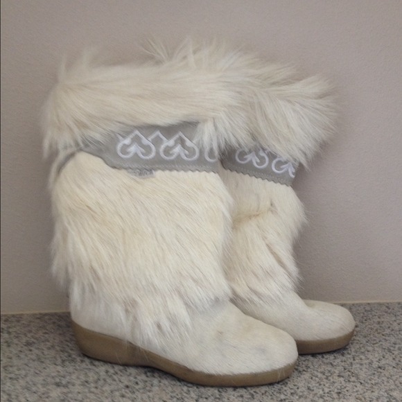 **SOLD**Tecnica Ivory Fur Winter Boots Size 7