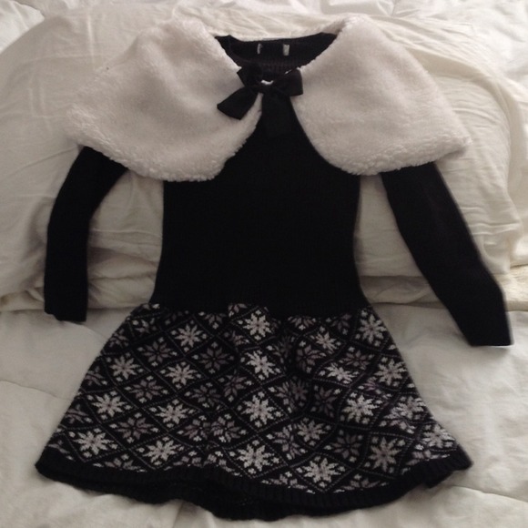 Girls 6x black/white dress with revocable cape