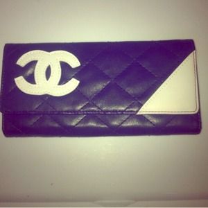 ❌ON HOLD❌ *duplicate* Chanel wallet