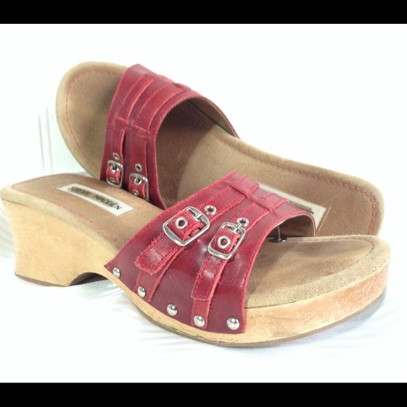 Steve Madden Maroon Wooden Slide Sandals