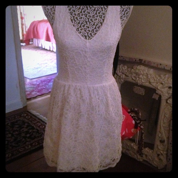 Eight Sixty Dress medium white lace - Picture 2 of 5