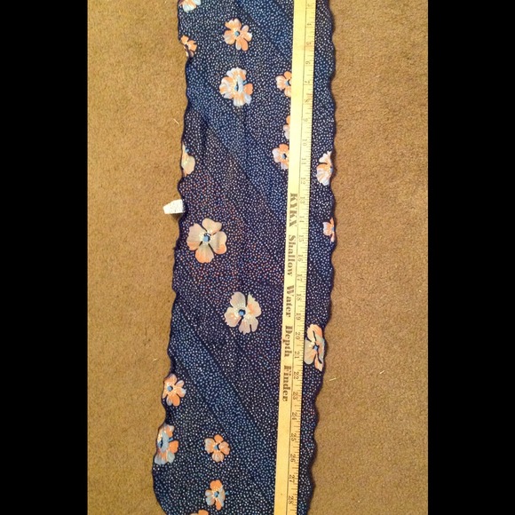 ๐ธ scarf ๐ธ - Picture 3 of 4