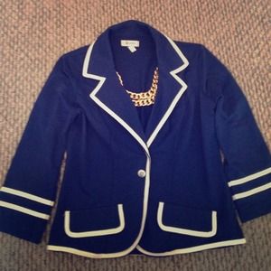 ☀️Sunshine's Bundle☀️Navy Blue Blazer and necklace