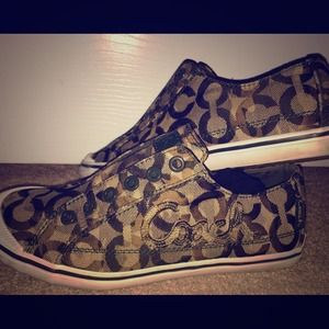 Authentic coach sneakers 6.5!!!